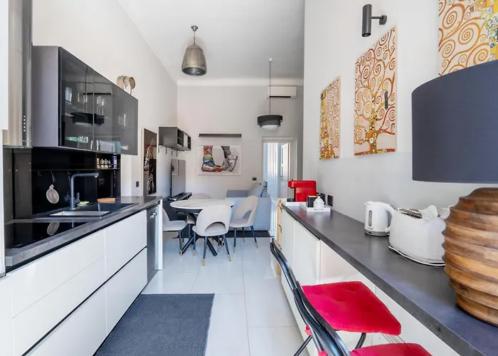 Opera Square 3br 3ba * Rome