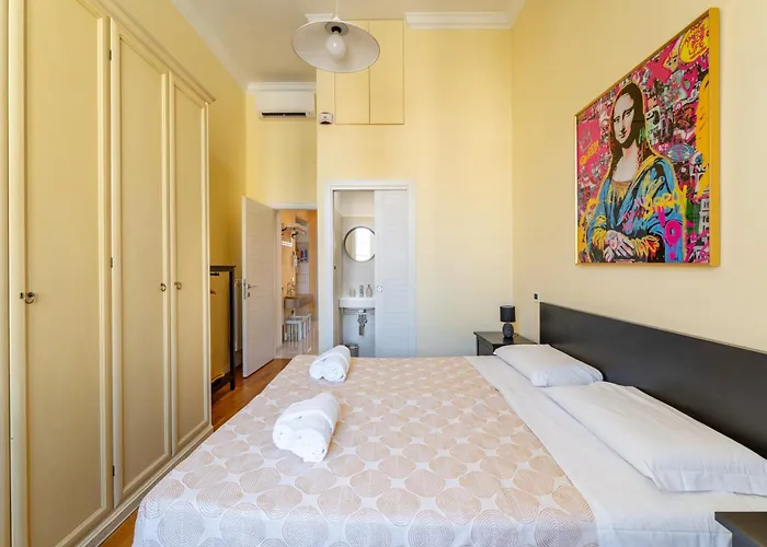 Opera Square 3br 3ba Appartement *