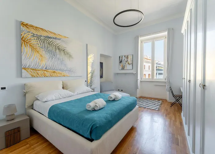 Opera Square 3br 3ba *