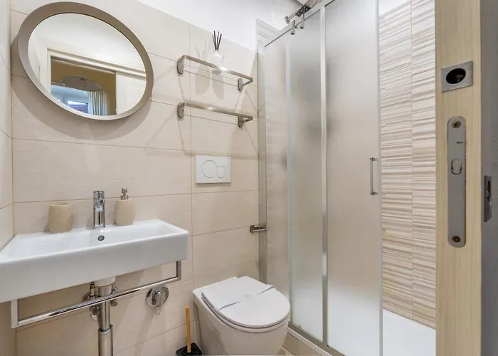 Opera Square 3br 3ba Appartement *